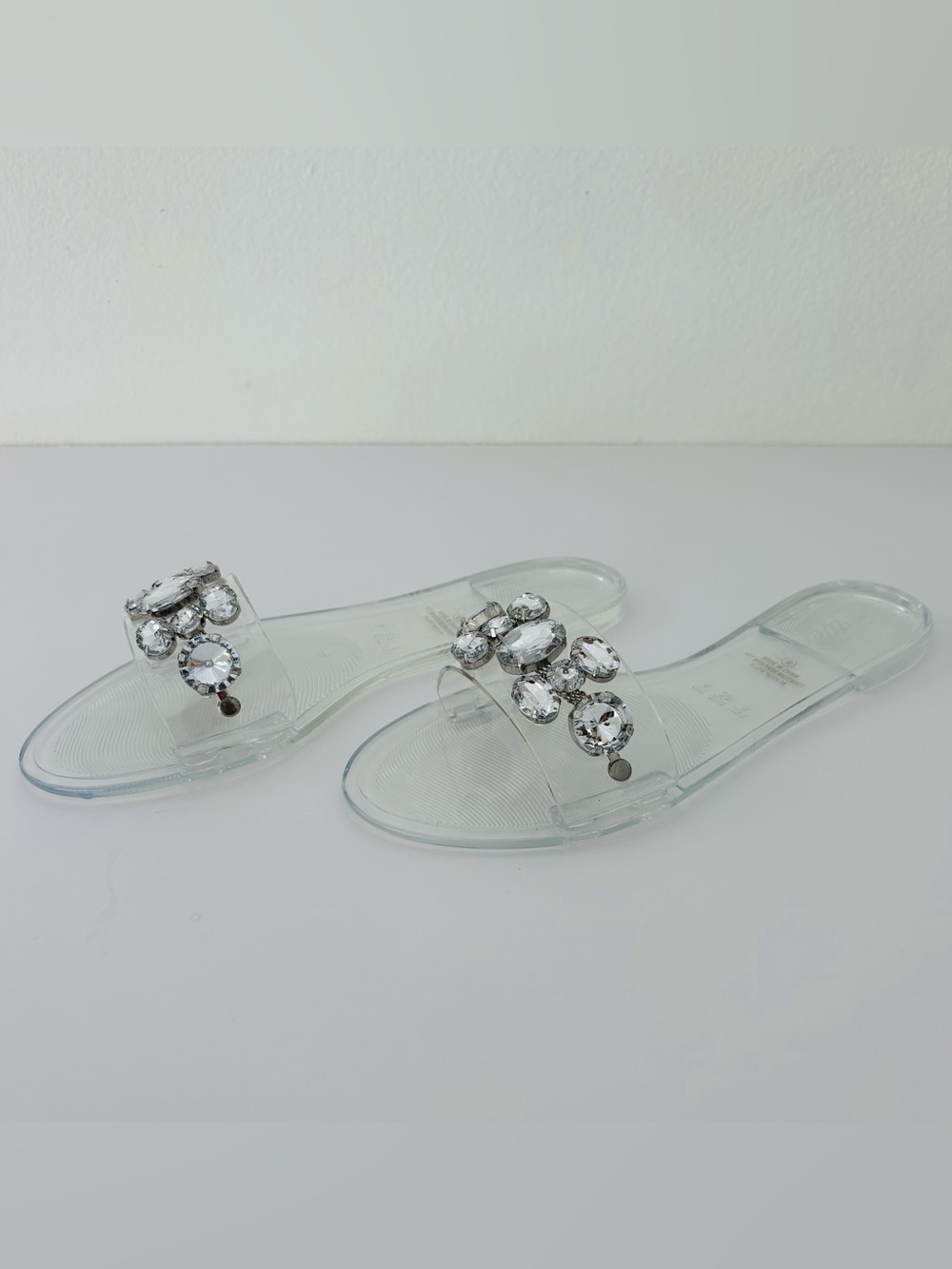 Weeboo Clear Jelly Slides NWOT Chunky Rhinestone Details Trendy 8